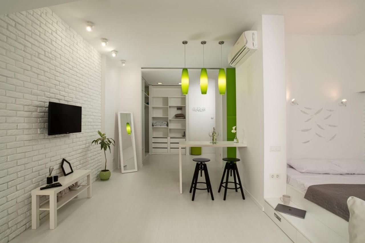 White Attic Apartment Odessa Exteriör bild