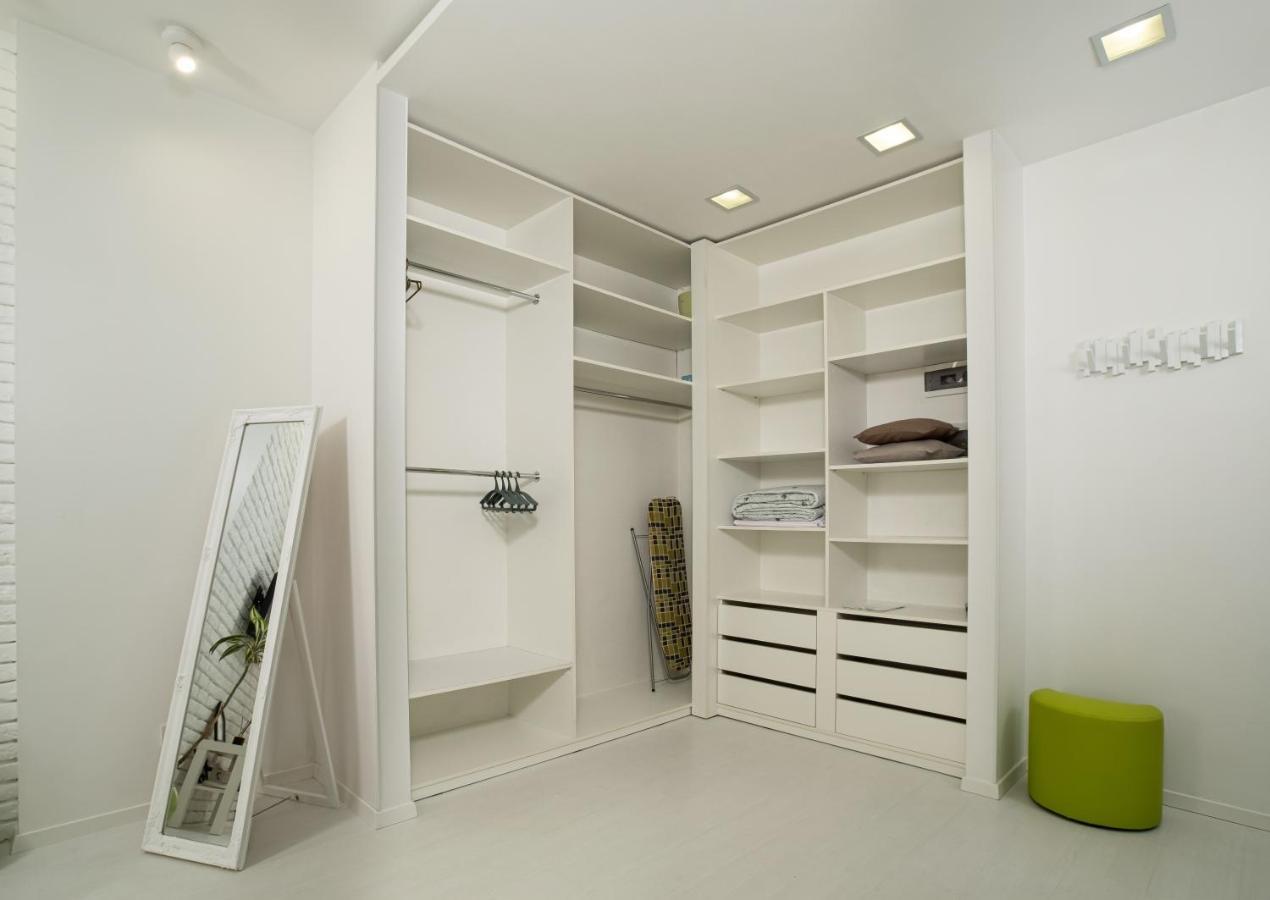 White Attic Apartment Odessa Exteriör bild